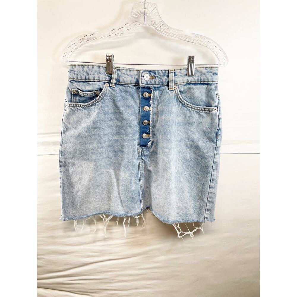 Zara Denim The Mini Skirt With Button Fly Size M